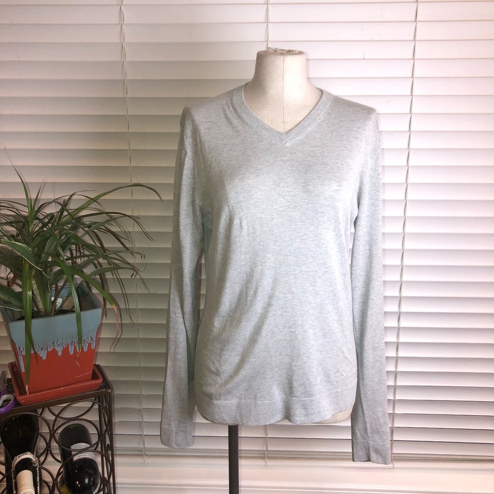 Kenneth Cole | silk knitted V-neck sweater. Small